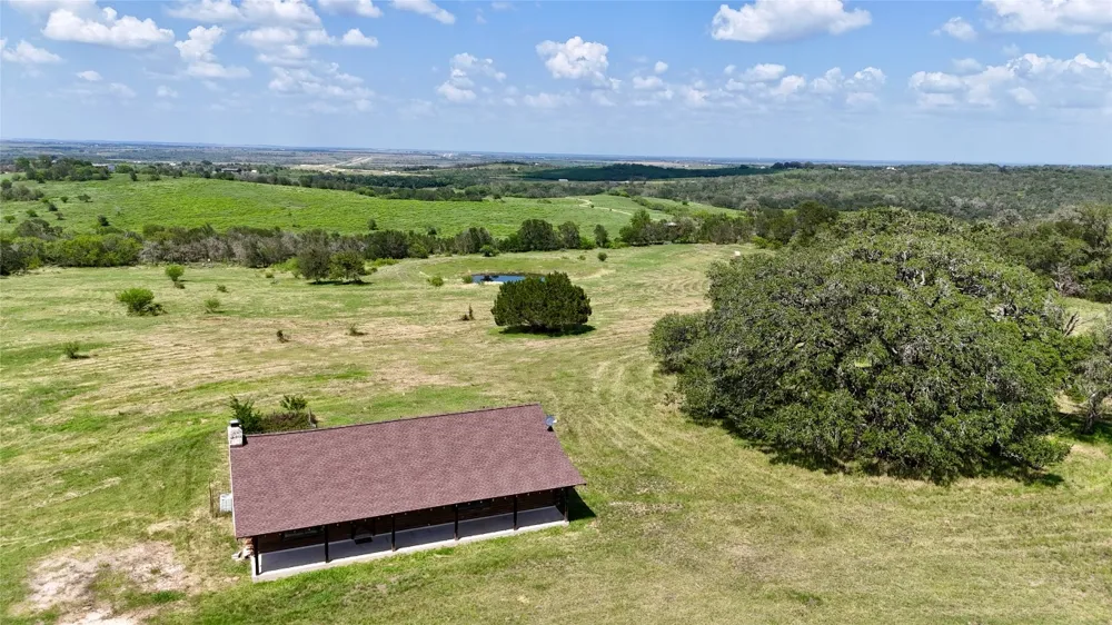 2725 Old Lehmann Road Kingsbury, TX 78638